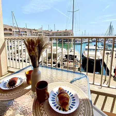 Azur Avec Vue Sur L'ile De Port Cros * Hyeres