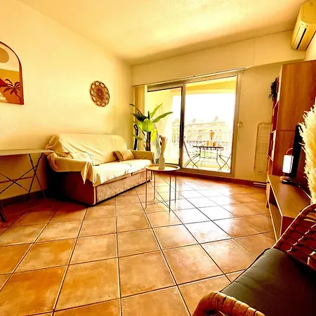 Azur Avec Vue Sur L'ile De Port Cros Hyères