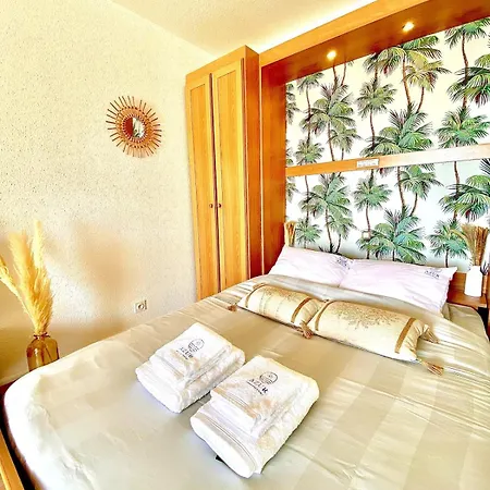 Azur Avec Vue Sur L'ile De Port Cros * Hyères