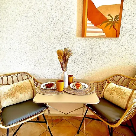 Azur Avec Vue Sur L'ile De Port Cros * Hyères