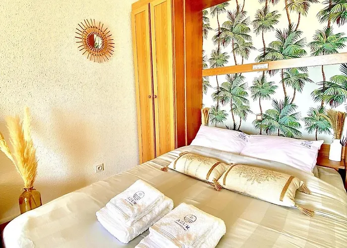 Azur Avec Vue Sur L'île De Port Cros * Hyères