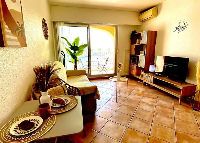 Azur Avec Vue Sur L'île De Port Cros Appartement *