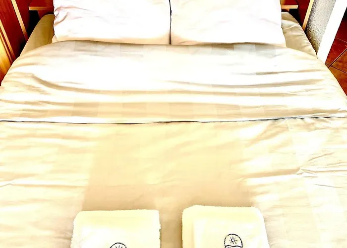 Azur Avec Vue Sur L'île De Port Cros